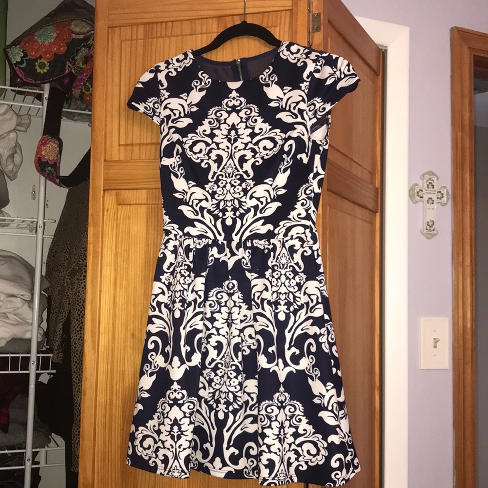 Perfect dress for homecoming or a special event!!